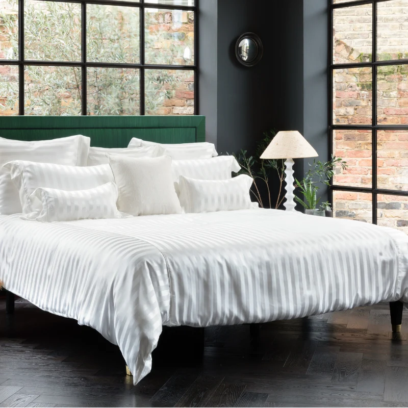 Lancaster Silk Pillowcase - Clearance - Image 4